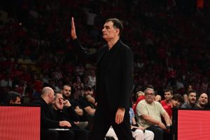 Η ευχάριστη έκπληξη που περίμενε τον Γιώργο Μπαρτζώκα στο ξενοδοχείο