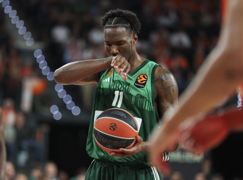 Το buzzer beater του Χέις-Ντέιβις που ξέρανε τη Βαλένθια (vid)