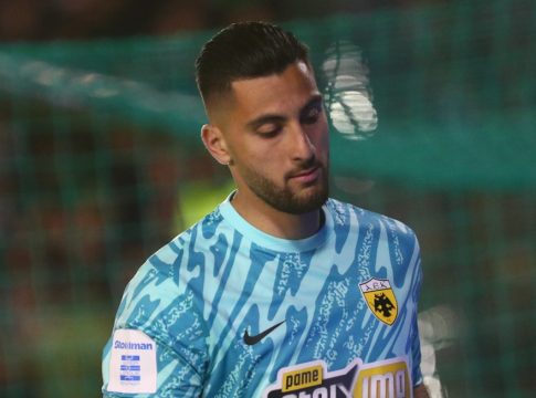 AEK: Ανησυχία με Στρακόσα – Έπαιξε με ενοχλήσεις απέναντι στον Παναθηναϊκό