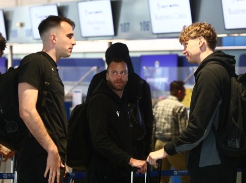 «Πέταξε» για Βαρκελώνη η ΑΕΚ (pics)