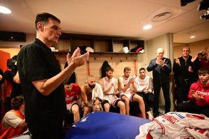 Η ομιλία του Μπαρτζώκα στα αποδυτήρια: «Ας πάρουμε αυτό που μας αξίζει» (vid)