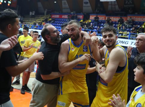 Ο Γιάνκοβιτς αποσύρθηκε από την ενεργό δράση