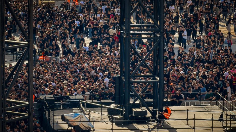 Κατάμεστο το ΟΑΚΑ για τους Metallica: Μια εκρηκτική βραδιά στην Αθήνα με το απόλυτο metal παραλήρημα