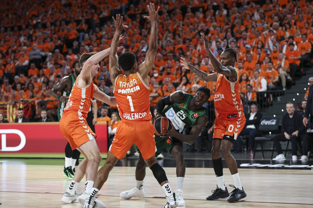 Βαλένθια – Παναθηναϊκός 81-64: Oι νυχτερίδες «ταπείνωσαν» τους πράσινους και τους πέταξαν εκτός Final Four
