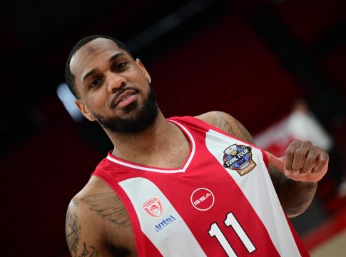 Προστέθηκε το λογότυπο του Final 4 στις φανέλες του Ολυμπιακού (pics)