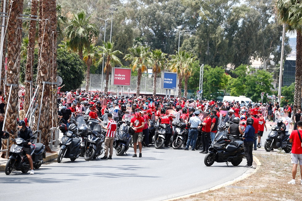 Η μηχανοκίνητη πορεία των οπαδών του Ολυμπιακού προς το T-Center