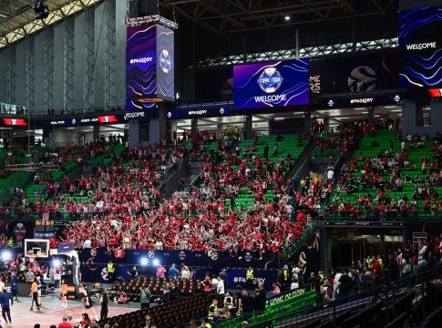 «Φέρτε μας το ευρωπαϊκό, θρύλε όλε σ’ αγαπώ…» (vid)