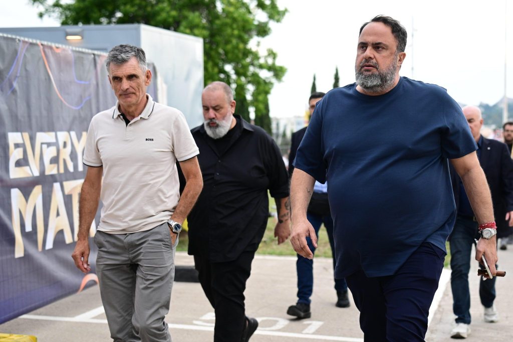 Στο «T-Center» ο Βαγγέλης Μαρινάκης – Μαζί του ο Μεντιλίμπαρ (pics+vid)