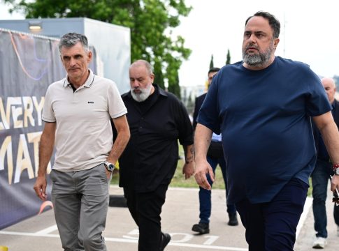 Στο «T-Center» ο Βαγγέλης Μαρινάκης – Μαζί του ο Μεντιλίμπαρ (pics)