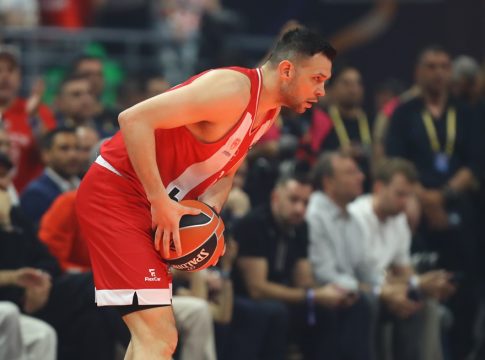 Έβδομη ομάδα που θα παίξει τελικό στη χώρα της ο Ολυμπιακός