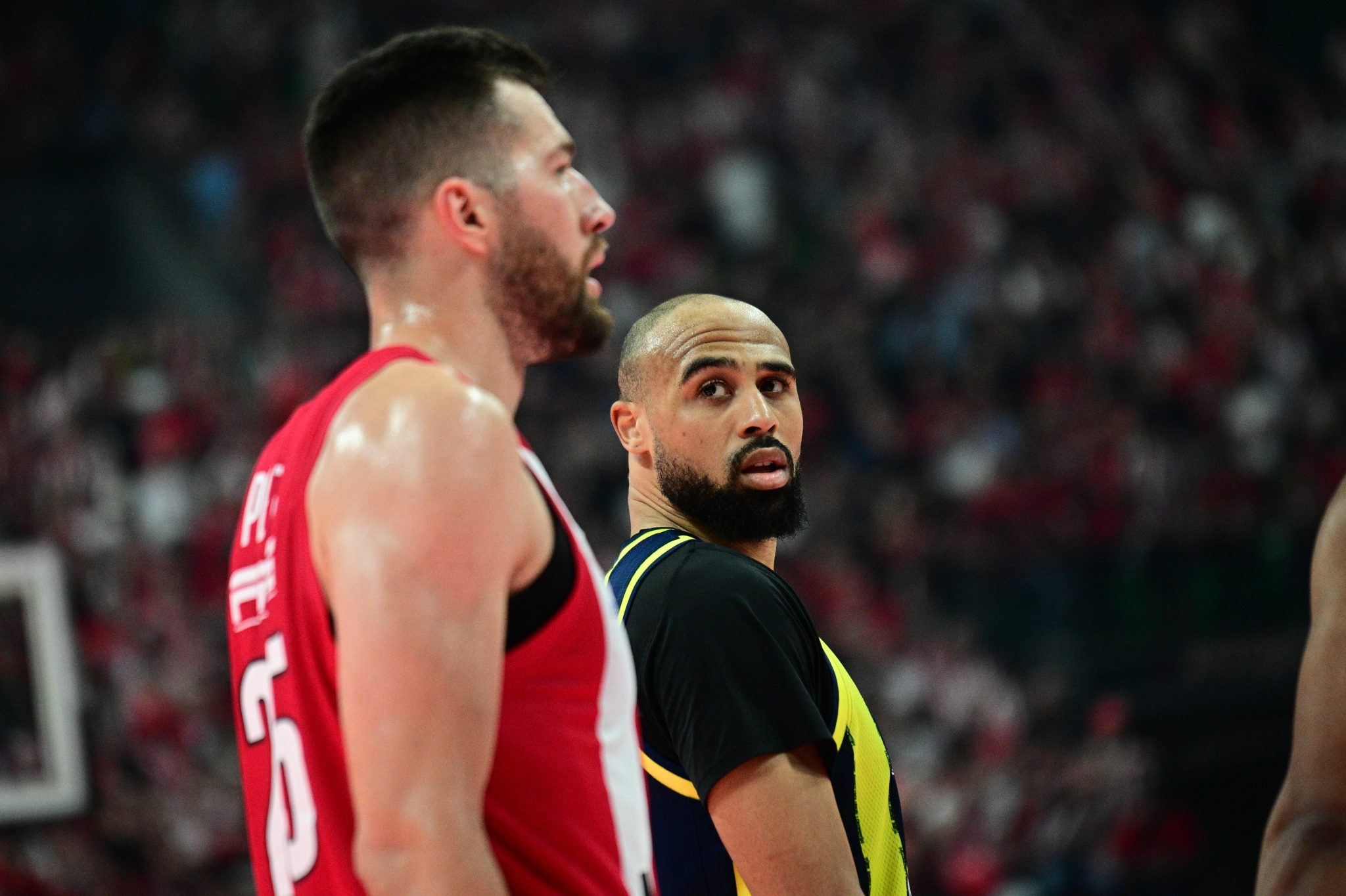 Τρελή αποθέωση στον Πίτερς (vids)