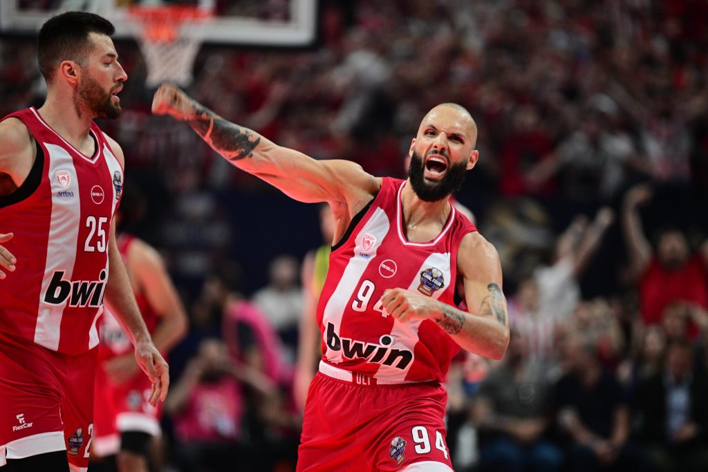 Ολυμπιακός – Φενέρμπαχτσε 79-61: Τη διέλυσε, το γιόρτασε και περιμένει