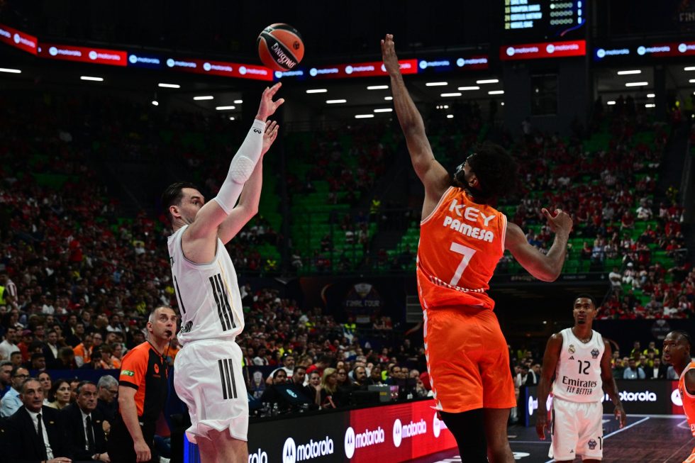 Ρεάλ ημίχρονο, Φενέρ τελικό 62-61!!!