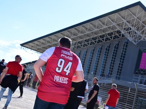 Έφτασαν οι πρώτοι οπαδοί του Ολυμπιακού στο ΟΑΚΑ (pics)