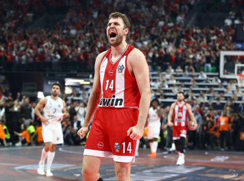 Απίστευτη φωτογραφία από το «T-Center» με τον Βεζένκοφ!