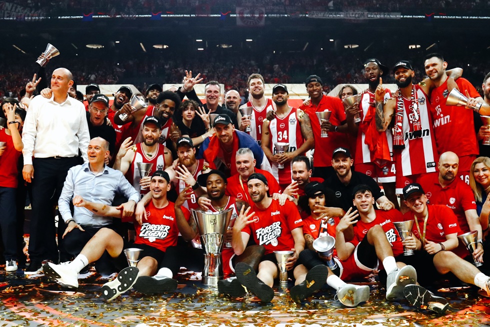 Φάκελος Final Four: Τι έκανε ο Ολυμπιακός και οι παίκτες του στο glass floor του «Telekom Center»