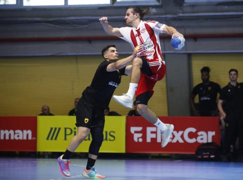 Ολυμπιακός – ΑΕΚ 36-30: Την… πάτησε και έκανε το 2-1 – Μια νίκη μακριά από τον τίτλο οι Ερυθρόλευκοι