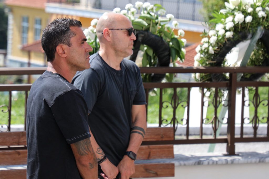Σε βαρύ πένθος και οδύνη το τελευταίο αντίο στον Παρασκευά Άντζα (pics)