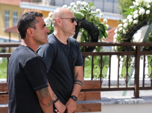 Σε βαρύ πένθος και οδύνη το τελευταίο αντίο στον Παρασκευά Άντζα (pics)