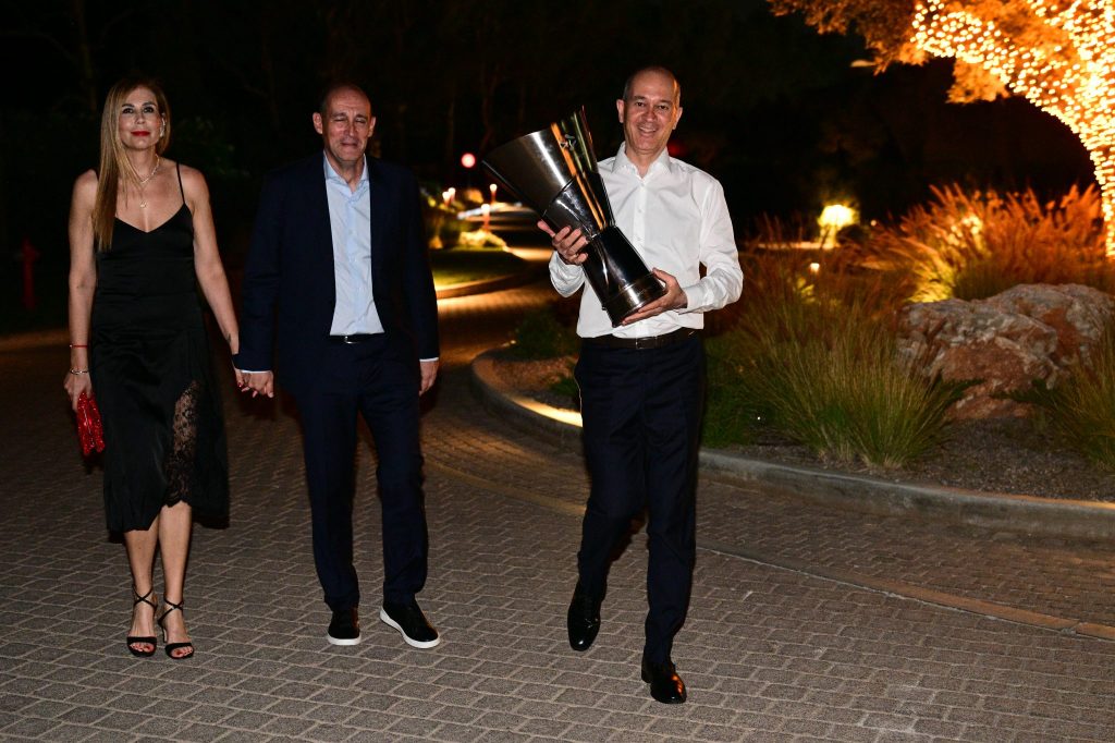 Η γιορτή του Ολυμπιακού για τη Euroleague: Τα κλικς από το δείπνο των πρωταθλητών Ευρώπης (pics)
