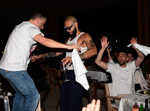 Τρελό γλέντι για τη Euroleague: Το σόου του Φουρνιέ στην πισίνα, ο Γουόκαπ με την ελληνική σημαία και οι ξέφρενοι χοροί