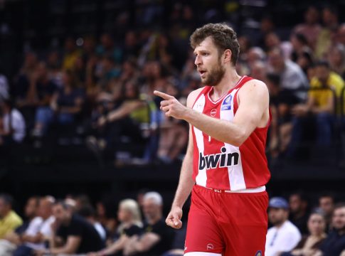 ΑΕΚ-Ολυμπιακός 68-95: Ισοπέδωσε την Ένωση και τώρα… οι δυο τους!