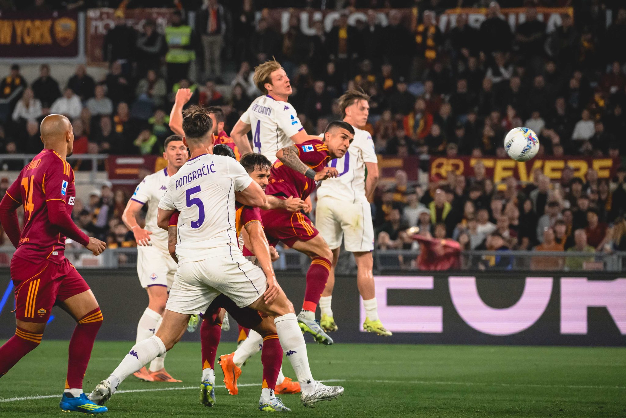 Ρόμα – Φιορεντίνα 4-0: Με «τεσσάρα» πάτησαν πεντάδα οι Ρωμαίοι
