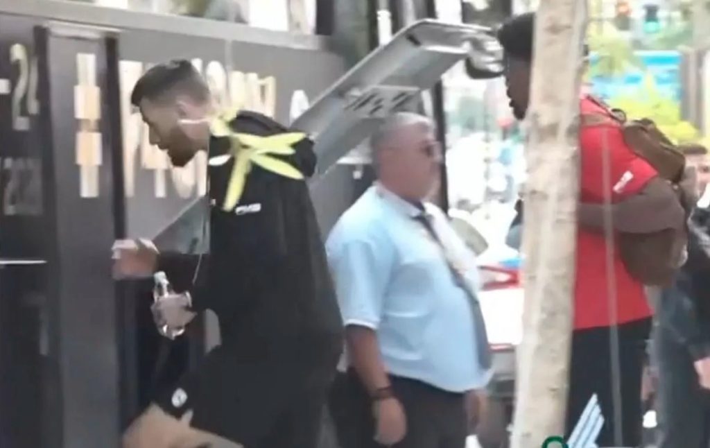 Οι αποστολές Ολυμπιακού και Ρεάλ αναχώρησαν από το ξενοδοχείο με προορισμό το «T-Center» (vid)