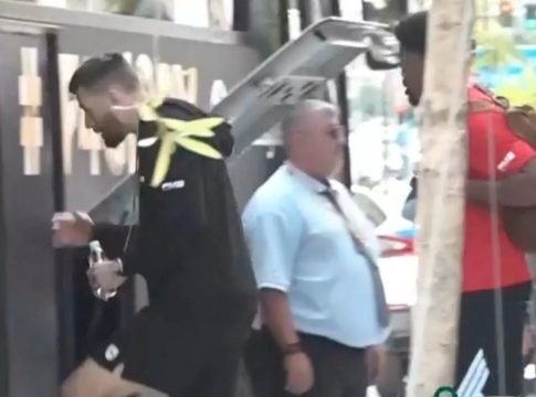 Οι αποστολές Ολυμπιακού και Ρεάλ αναχώρησαν από το ξενοδοχείο με προορισμό το «T-Center» (vid)