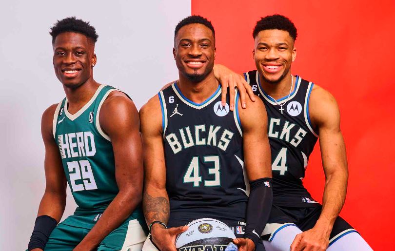 Χαμός στο NBA – Insider αποκαλύπτει: «Δεν θέλουν μαζί με τον Γιάννη να πάρουν και τα αδέρφια του, όπως έγινε στο Μιλγουόκι»
