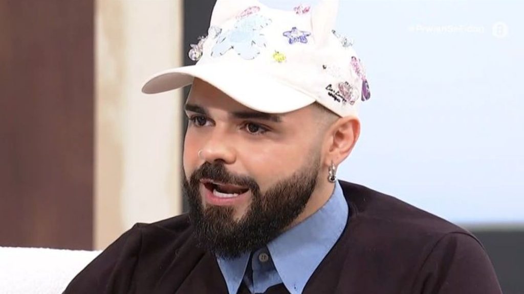 Akylas: «Όσο ήμουν στη Βιέννη έγινε ένα σκηνικό στην Ελλάδα που με τάραξε πάρα πολύ»