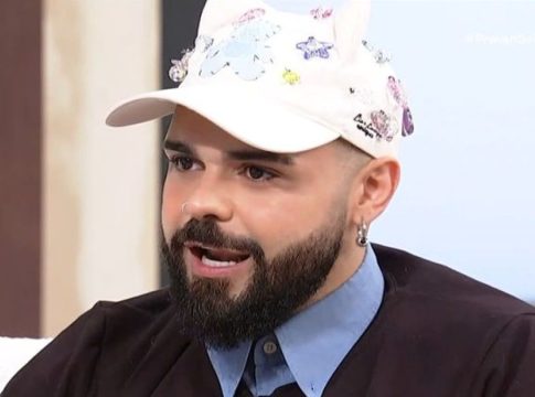 Akylas: «Όσο ήμουν στη Βιέννη έγινε ένα σκηνικό στην Ελλάδα που με τάραξε πάρα πολύ»