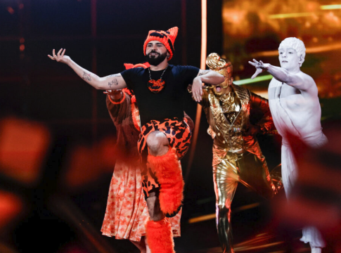 «Σεισμός» στην σκηνή της Eurovision 2026: Το πιο δυνατό χειροκρότημα πήρε ο Akylas που μάγεψε το στάδιο (vid)