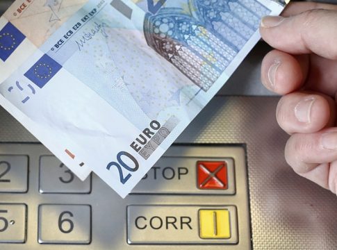 e-ΕΦΚΑ – ΔΥΠΑ: Ποια πάνε ταμείο από σήμερα – Τα ποσά και οι δικαιούχοι