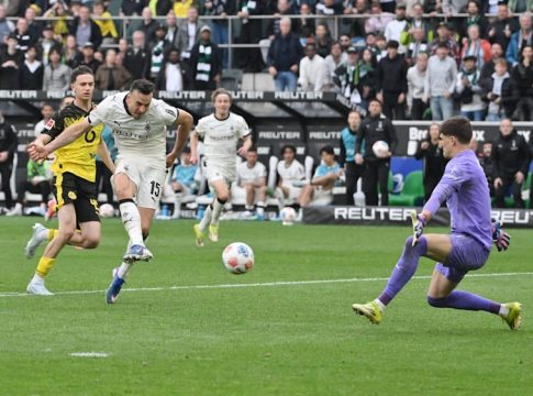 Γκλάντμπαχ – Ντόρτμουντ 1-0: Έχασαν τα… άχαστα αλλά οι γηπεδούχοι έβαλαν και ένα