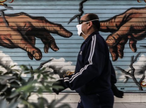 Νίκος Σύψας: Συστήνει την χρήση μάσκας σε κλειστούς χώρους για τον χανταϊό