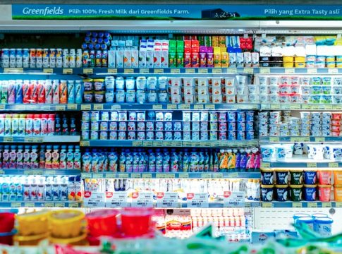 Ευρώπη: Σιωπηλό πραξικόπημα στα σούπερ μάρκετ – Ποιους εργαζόμενους αντικαθιστά η Τεχνητή Νοημοσύνη