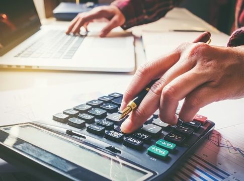 ΑΑΔΕ: Πώς δηλώνονται τα αναδρομικά από μισθούς, συντάξεις και ενισχύσεις