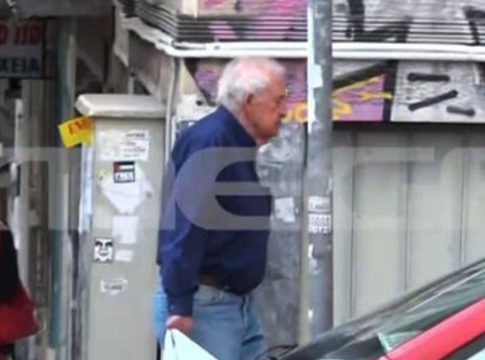 Αλέξανδρος Γιωτόπουλος: Οι πρώτες εικόνες του αρχηγού της 17Ν μετά την αποφυλάκισή του