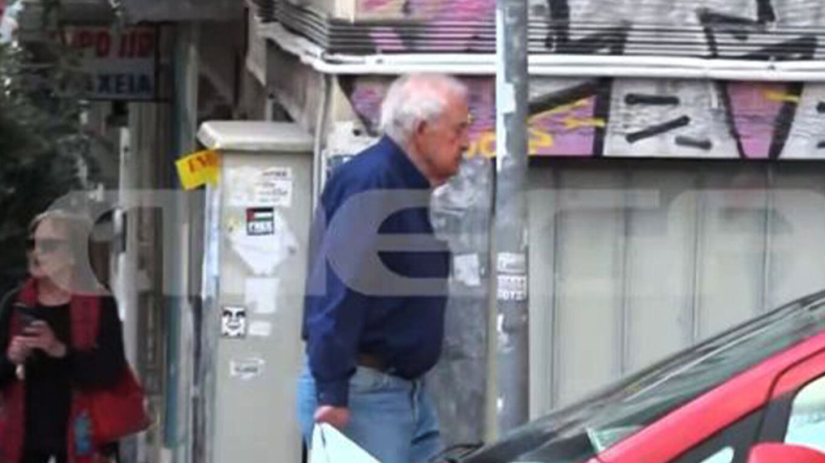 Αλέξανδρος Γιωτόπουλος: Οι πρώτες εικόνες του αρχηγού της 17Ν μετά την αποφυλάκισή του