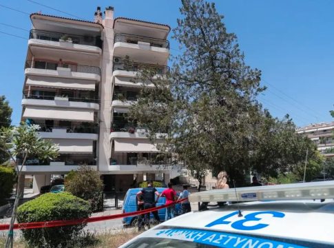 Πέθανε και η δεύτερη 17χρονη που έπεσε από τον 6ο όροφο της πολυκατοικίας στην Ηλιούπολη