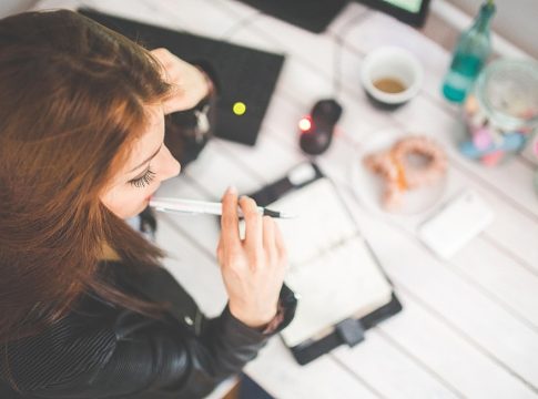 Πώς αμείβεται η εργασία την αργία του Αγίου Πνεύματος