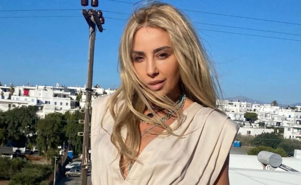 Γωγώ Μαστροκώστα: Η κουμπάρα της εύχεται «να κάνει ένα θαύμα ο Θεός γιατί της αξίζει»