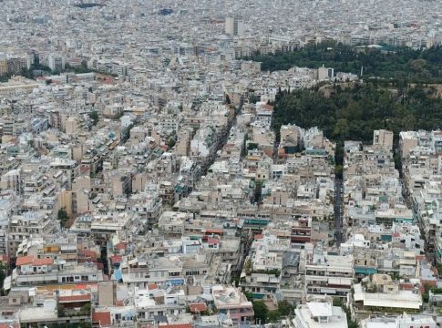 Οσμή αερίου στα νότια προάστια: Αυτά είναι τα τρία σενάρια για την προέλευσή της