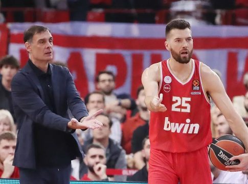 «Ποιος είναι ο κορυφαίος προπονητής της Euroleague»: Τι απάντησαν Πίτερς, Γουόρντ, Φουρνιέ, ΜακΚίσικ και Γουόκαπ (vid)