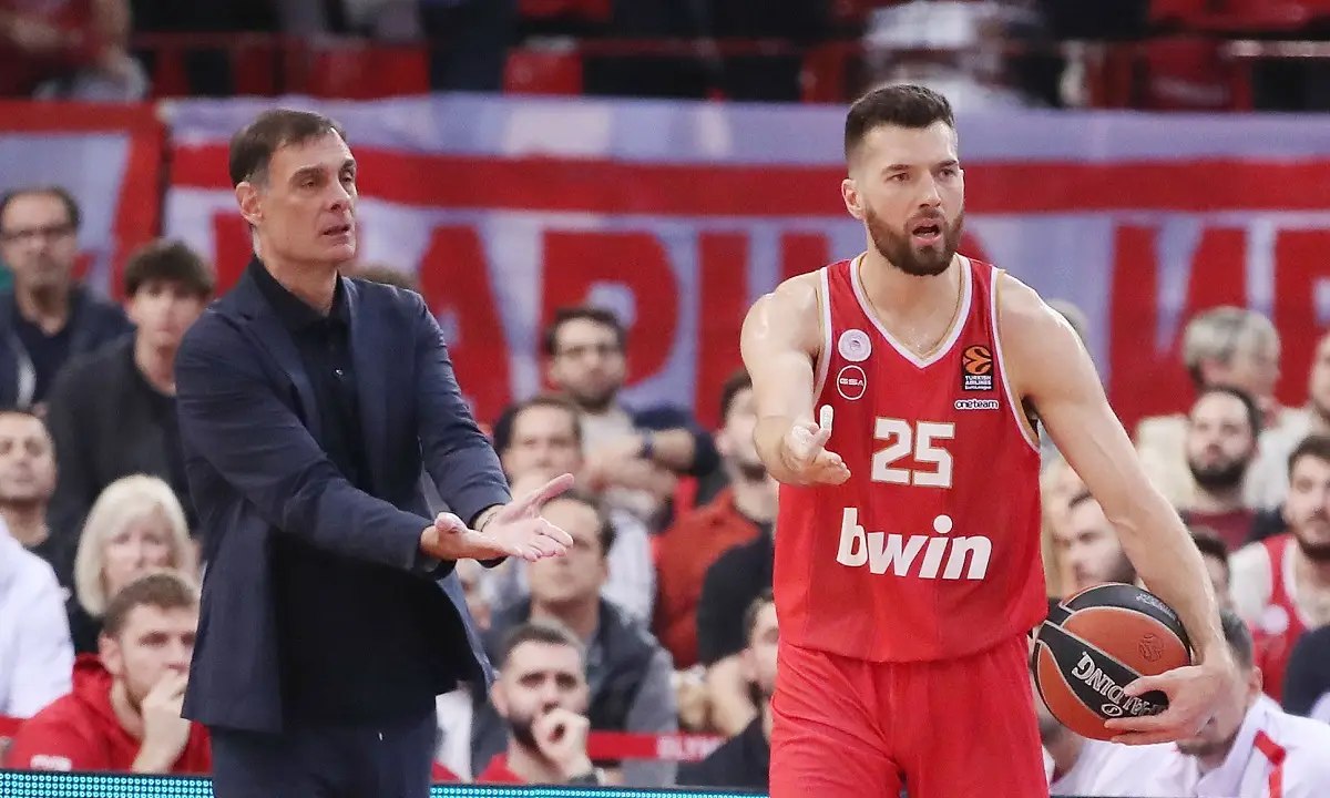 «Ποιος είναι ο κορυφαίος προπονητής της Euroleague»: Τι απάντησαν Πίτερς, Γουόρντ, Φουρνιέ, ΜακΚίσικ και Γουόκαπ (vid)