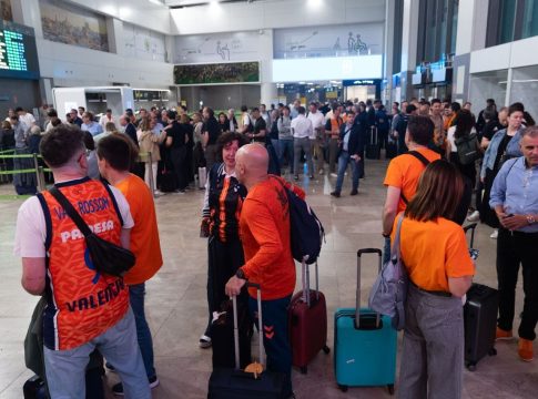 Ταλαιπωρία για οπαδούς της Βαλένθια: Χάλασε τσάρτερ που θα τους έφερνε στην Αθήνα (pic)