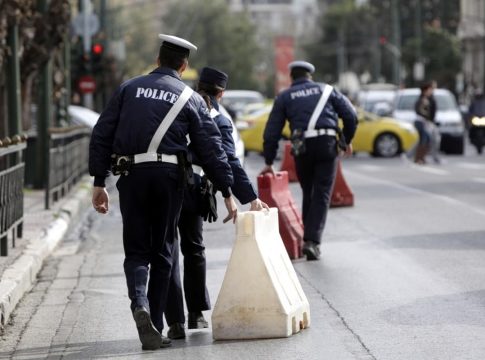 Αθήνα: Διακοπή της κυκλοφορίας στο Κέντρο λόγω θραύσης αγωγού ύδρευσης