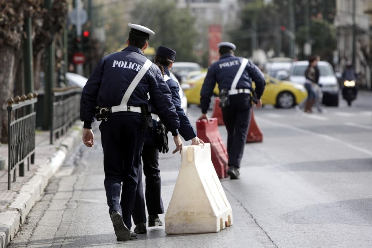 Αθήνα: Διακοπή της κυκλοφορίας στο Κέντρο λόγω θραύσης αγωγού ύδρευσης