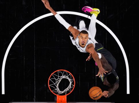 NBA: Ισοπεδωτικοί οι Σπερς στο Game 2 με τους Τίμπεργουλβς, έκαναν το 2-0 οι Νικς